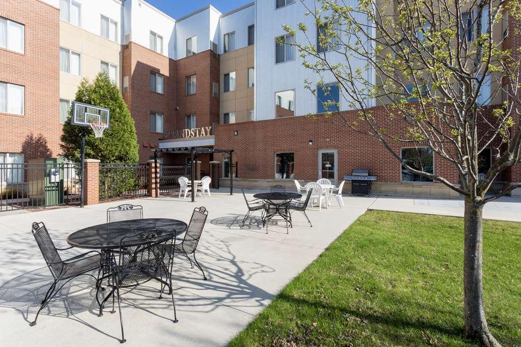 Grandstay Hotel & Suites Downtown Sheboygan Esterno foto