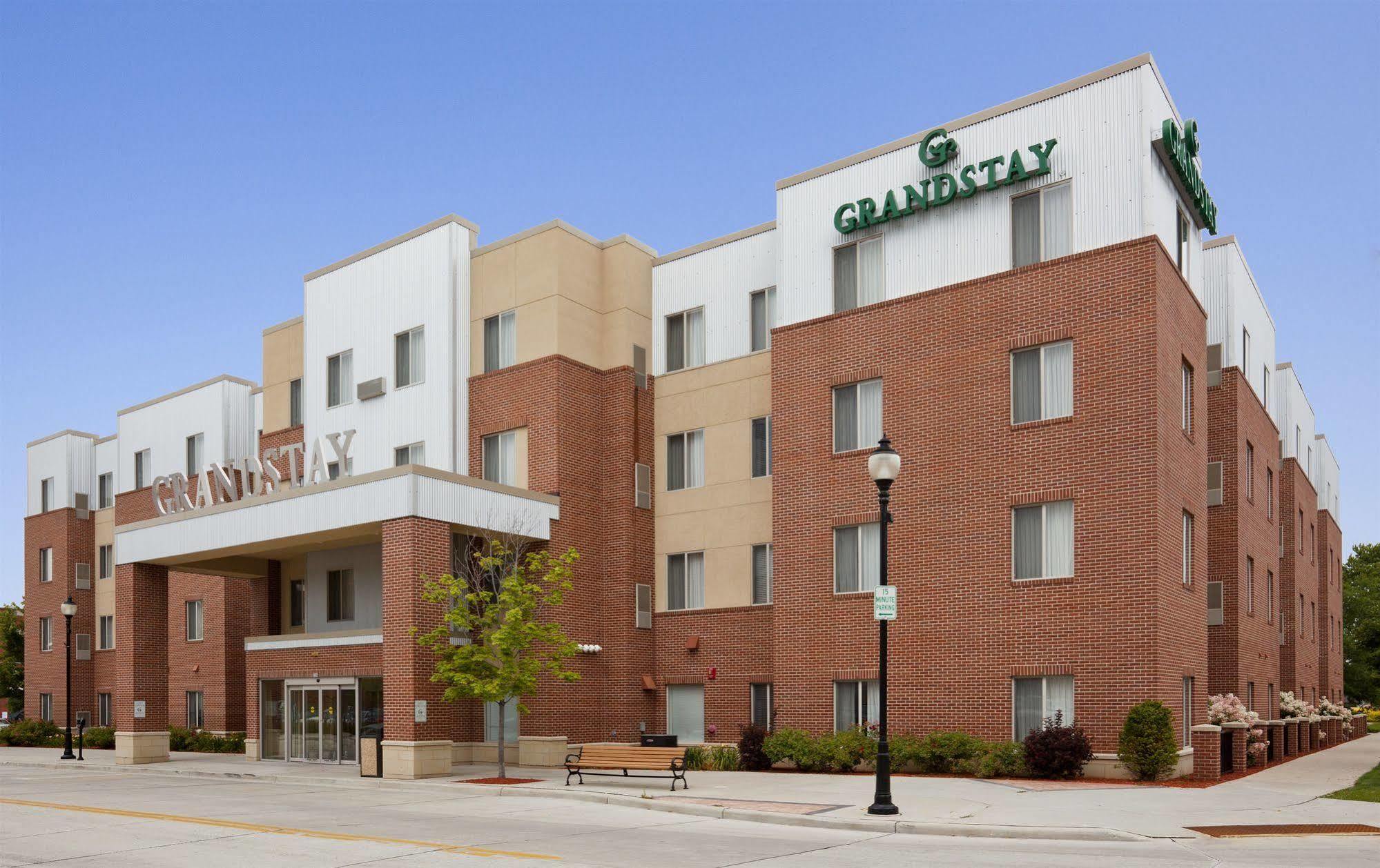 Grandstay Hotel & Suites Downtown Sheboygan Esterno foto